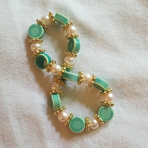 Bracelets - Picture 3 of 7